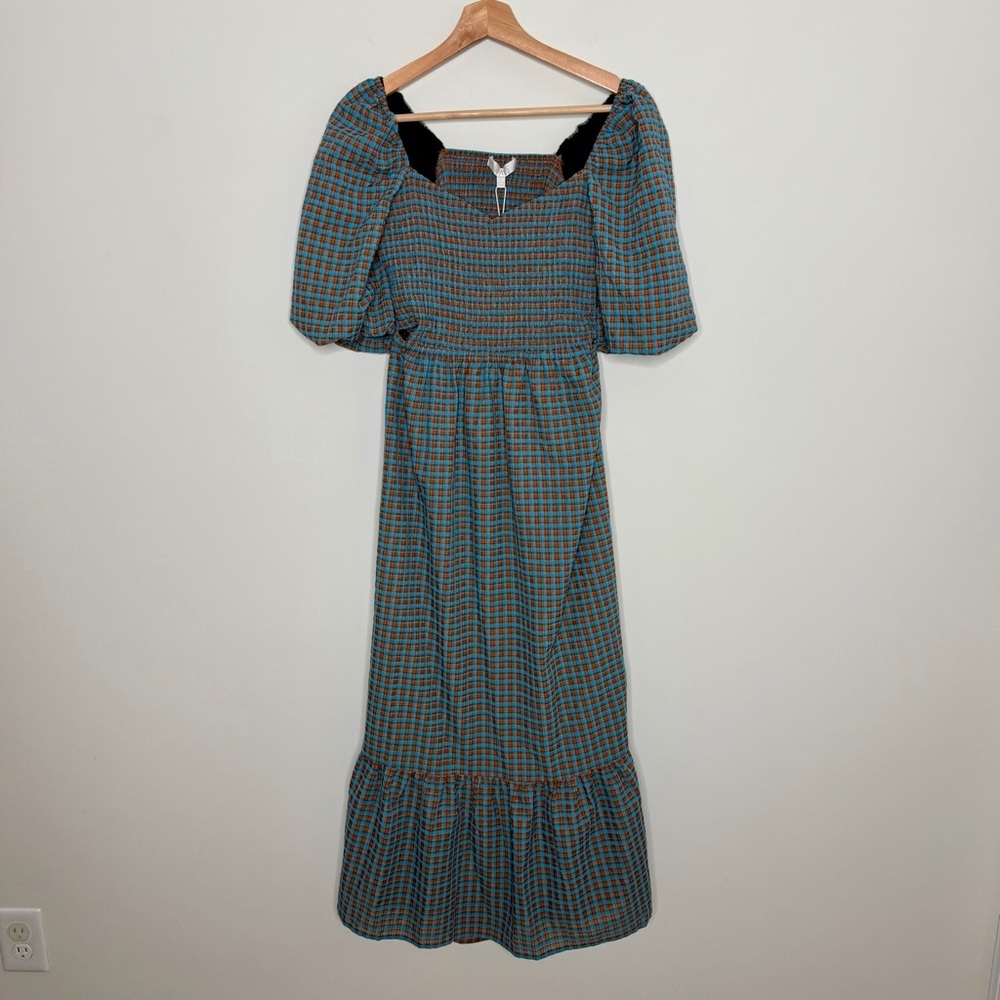 WAYF Cut Out Smocked Tiered Midi Dress summertime vacation Size Large - Picture 2 of 9